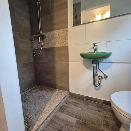 Апартаменты Haus Evelynchen Auf Raedern